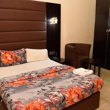 Bana Hotel & Suites Lagos Luaran gambar
