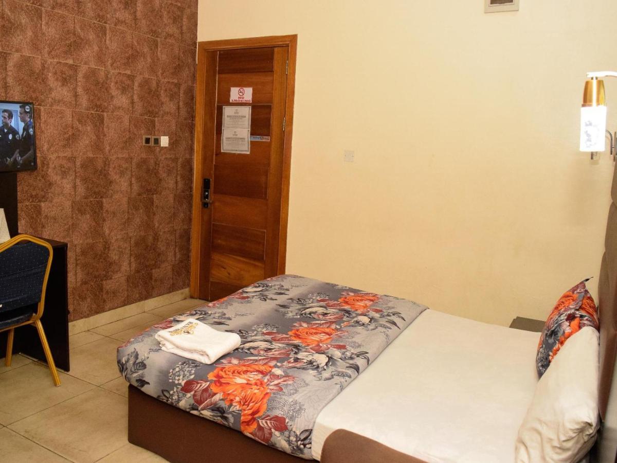 Bana Hotel & Suites Lagos Luaran gambar