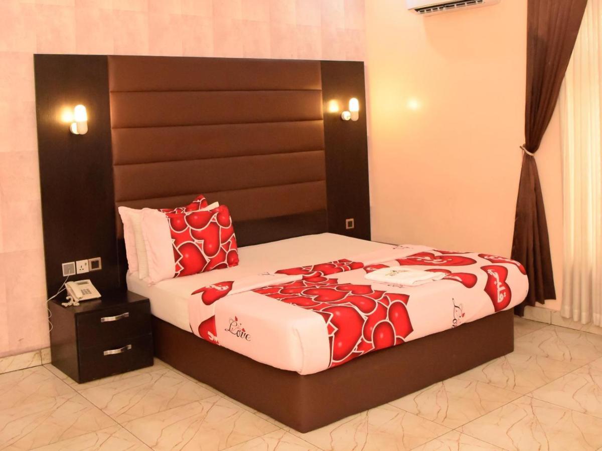 Bana Hotel & Suites Lagos Luaran gambar