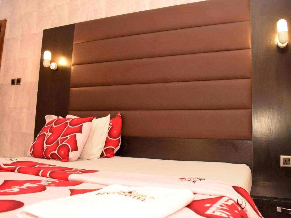 Bana Hotel & Suites Lagos Luaran gambar