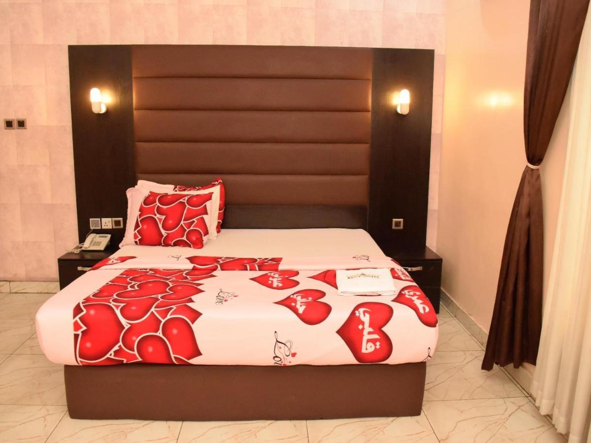 Bana Hotel & Suites Lagos Luaran gambar