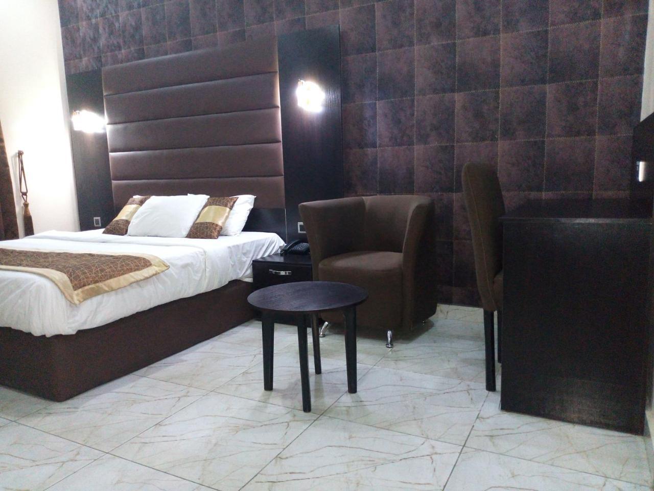 Bana Hotel & Suites Lagos Luaran gambar