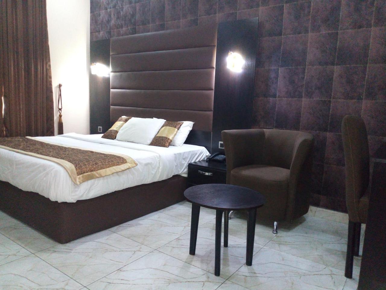 Bana Hotel & Suites Lagos Luaran gambar